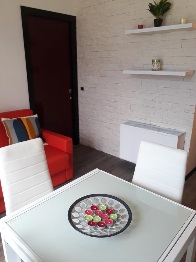 Campione Giulia Exclusive Lakefront apartment by Gardadomusmea Campione del Garda Exterior foto