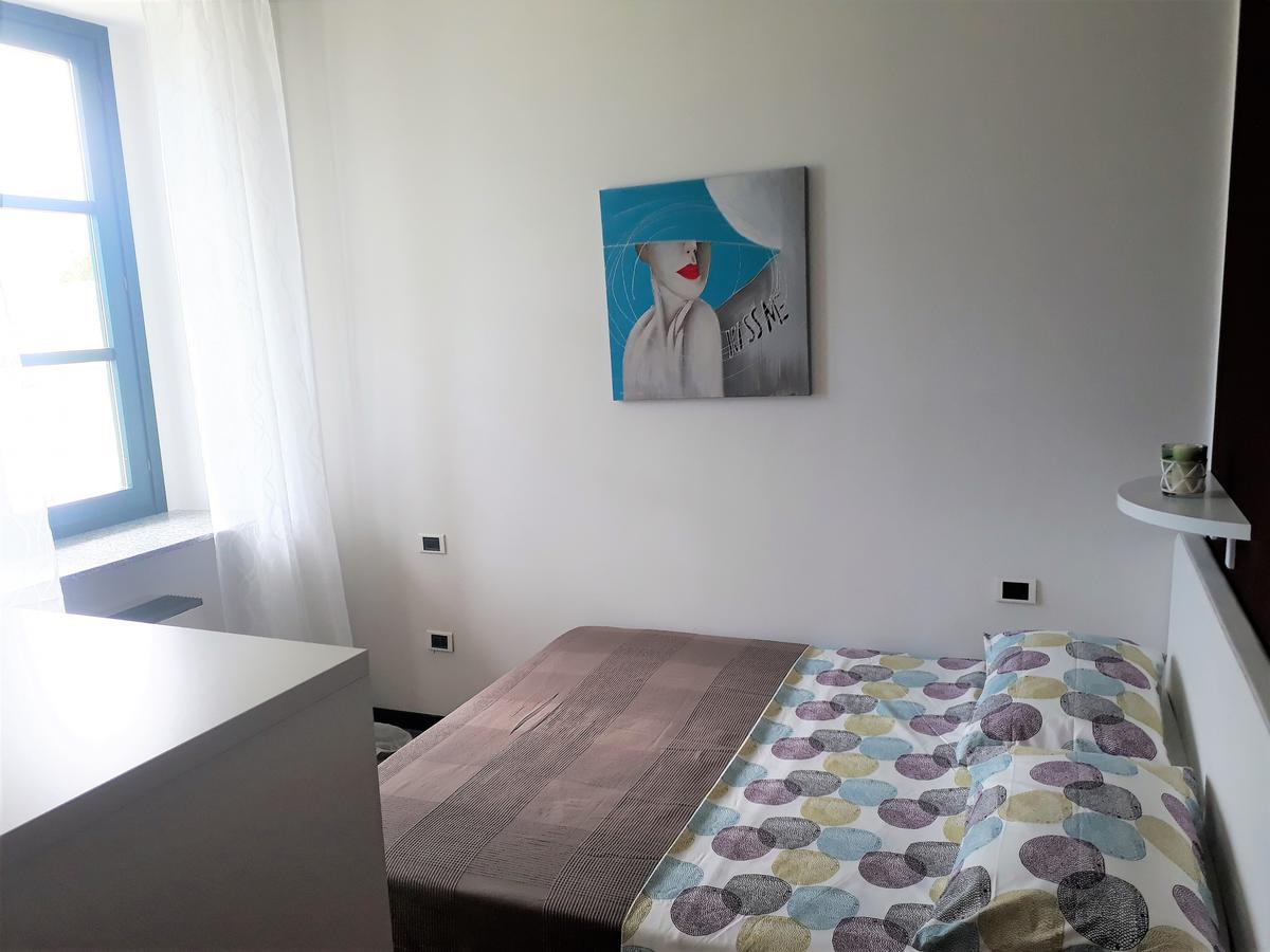Campione Giulia Exclusive Lakefront apartment by Gardadomusmea Campione del Garda Exterior foto